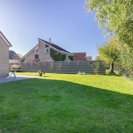 Vrijstaand vakantiehuis met tuinhuis en veranda - Zwin 004 Breskens Buitenkant foto